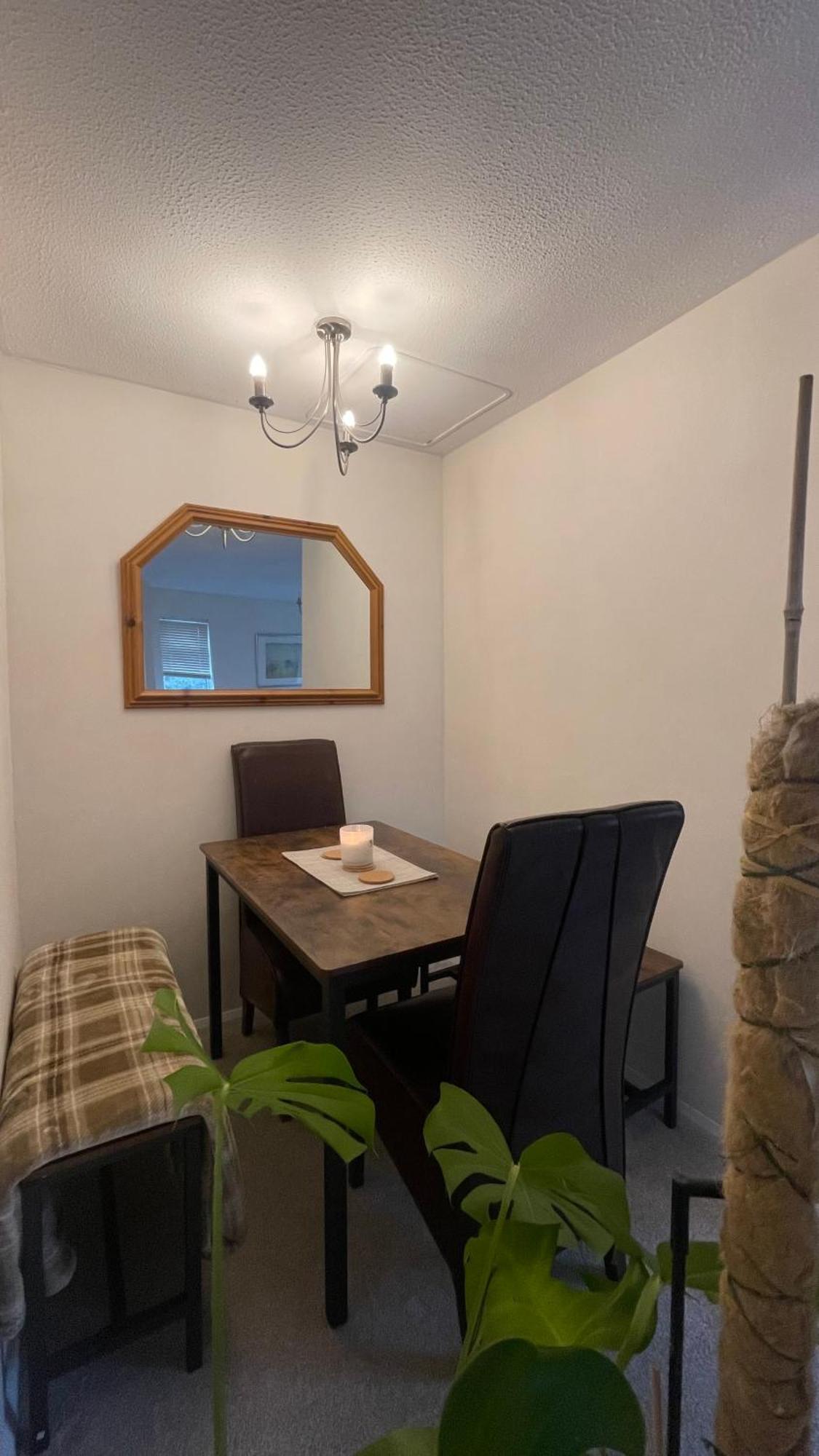 Entire Home With Private Entrance Earley المظهر الخارجي الصورة